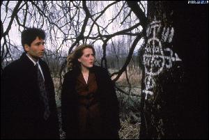 www.thexfiles.in_season2_006 (1592x1065, 476 k...)