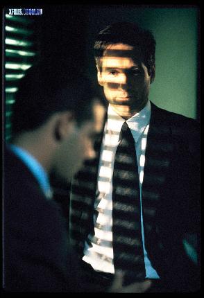 xfiles.cdom.ru_season6_010 (947x1385, 370 kБ...)